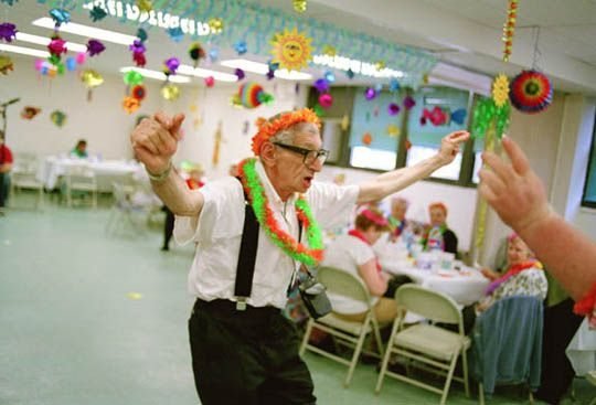 8119-17A_old_man_dancing_sm